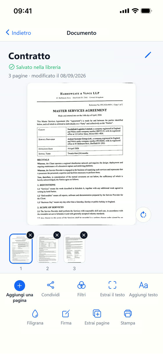 Un documento aperto in Scan Cam: l’anteprima della pagina, le miniature sotto e la fila di strumenti — Condividi, Filtri, Estrai il testo, Filigrana, Firma, Stampa.
